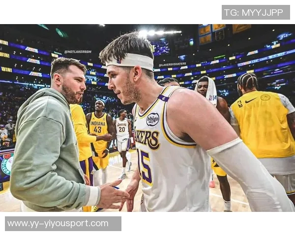 湖人官方推文庆祝里夫斯50分成就加入精英俱乐部的辉煌时刻