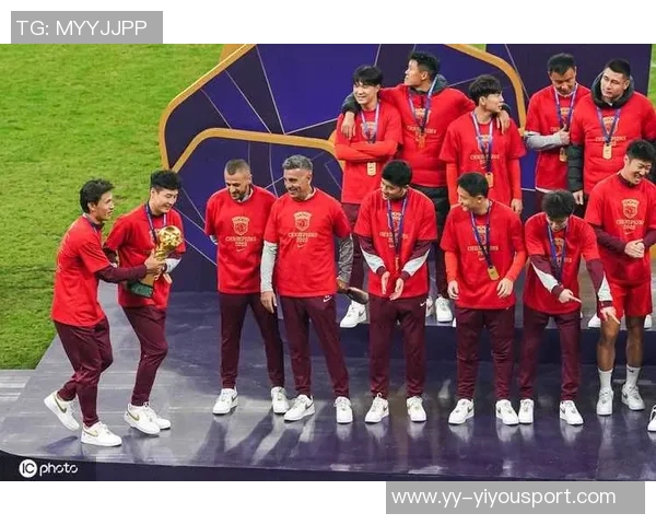 2025赛季中超联赛16队观众人数差异分析揭示上座率悬殊情况