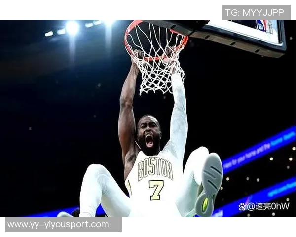 杰伦布朗直言强队比赛遭偏哨判罚不公引发热议