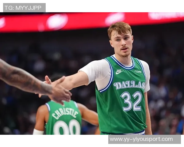 独行侠半场小负爵士弗拉格表现出色浓眉马尔卡宁各有贡献