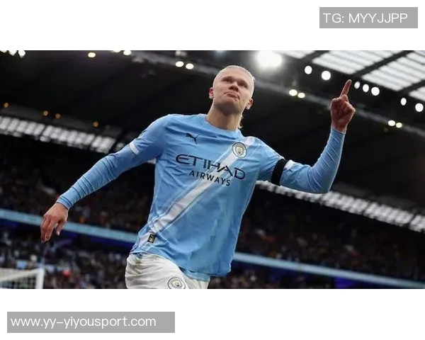 哈兰德分享休闲时光高尔夫球场上尽显运动魅力